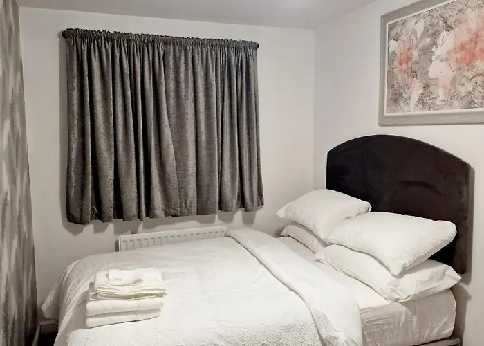Abode By Jess Luxurious 3 Bedroom House, Wigan , Greater Manchester