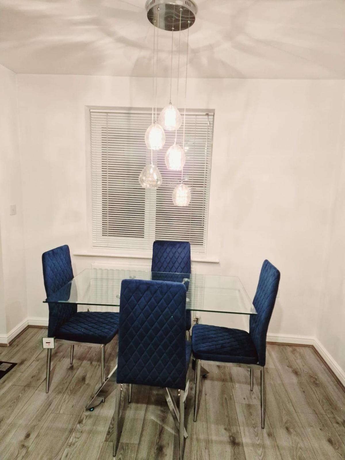 Abode By Jess Luxurious 3 Bedroom House, , Greater Manchester * Wigan