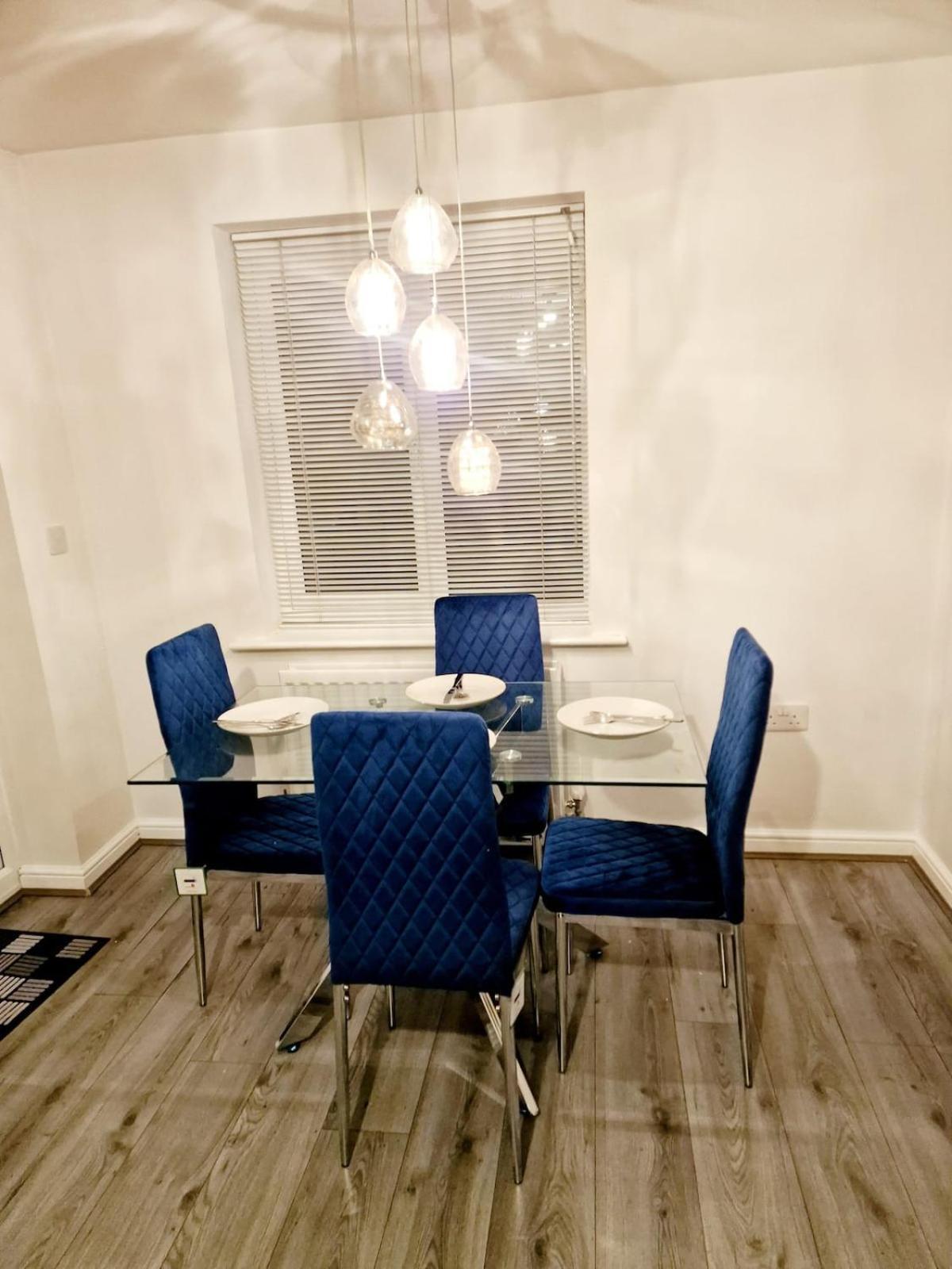 Abode By Jess Luxurious 3 Bedroom House, , Greater Manchester *